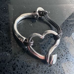 Uno de 50 leather and silver plate bangle
